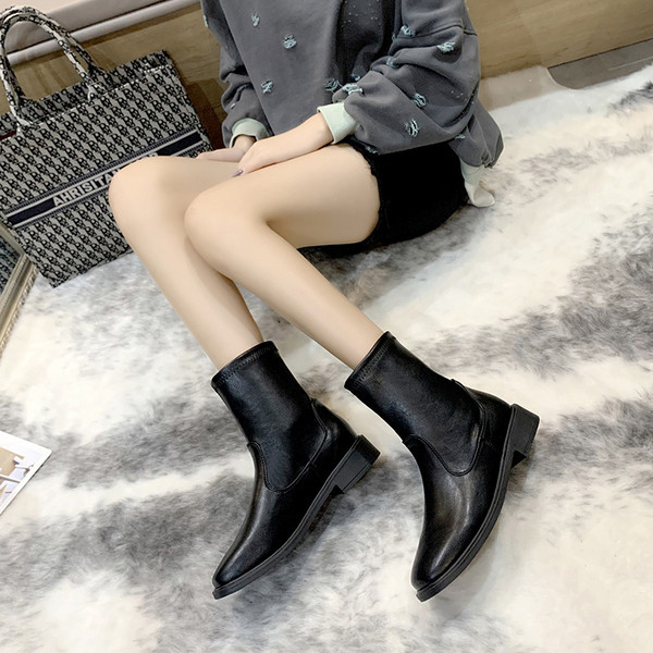 Нов модел дамски боти от изкуствена кожа -черен и кафяв цвят