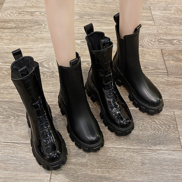 Модерни дамски боти с дебела подметка - ретро стил