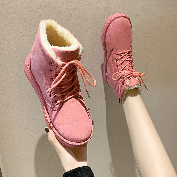 Нов модел дамски боти от еко велур с мека подплата