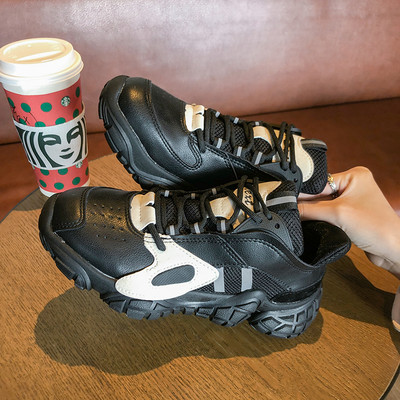 Дамски спортни маратонки от еко кожа с груба подметка и връзки