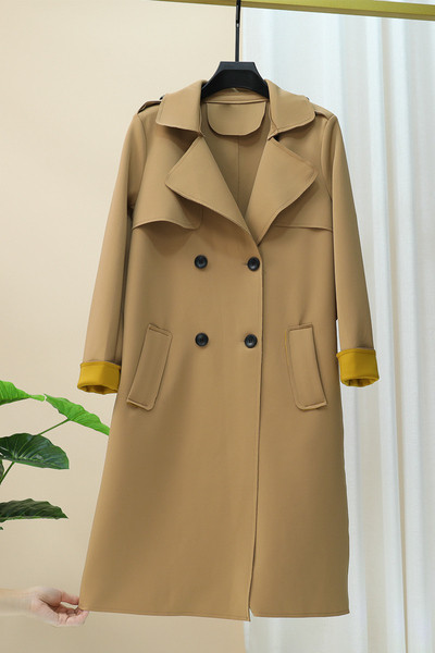 Стилно дамско палто с джобове и копчета