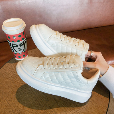 Актуални дамски кецове с висока подметка и връзки