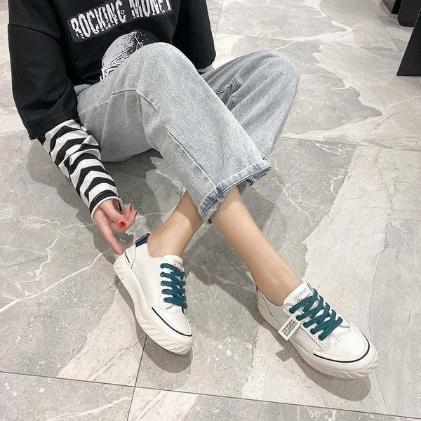 Ежедневни дамски кецове с равна  подметка 