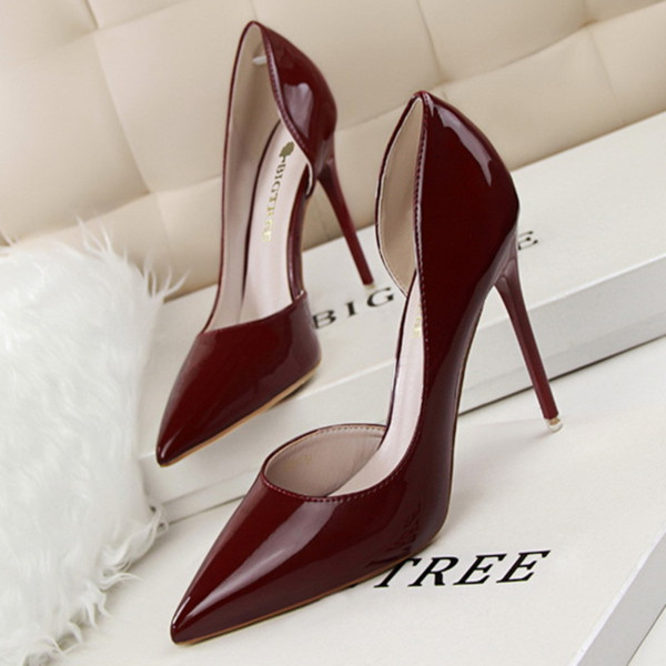 Модерни дамски заострени обувски с височина на ток 10.5см