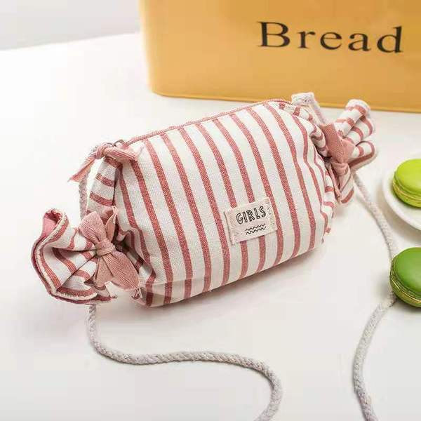 Детска текстилна чанта във формата на бонбон