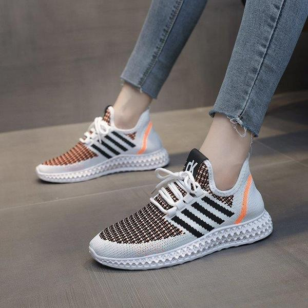 Дамски спортни маратонки с гумена подметка