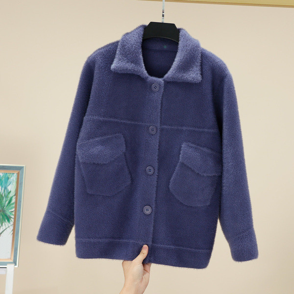 Модерно дамско палто с копчета и джобове