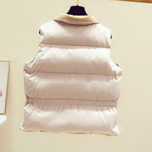 Широк дамски елек с копчета и джобове