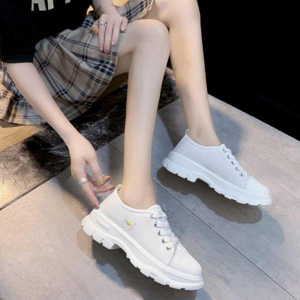 Naiste vabaaja tossud värvilise tikandiga