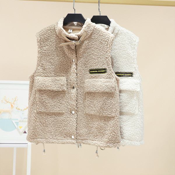 Ежедневен дамски пухен елек с джобове