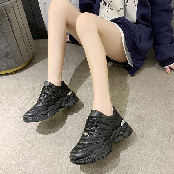 Kareda talla ja võrguga naiste tossud