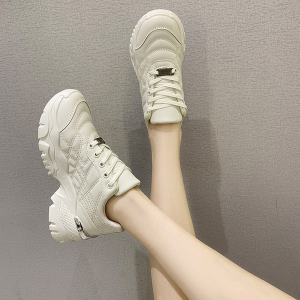 Kareda talla ja võrguga naiste tossud