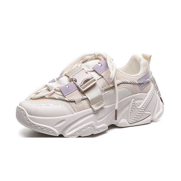 Мидерни маратонки с груба подметка и нестандартни връзки