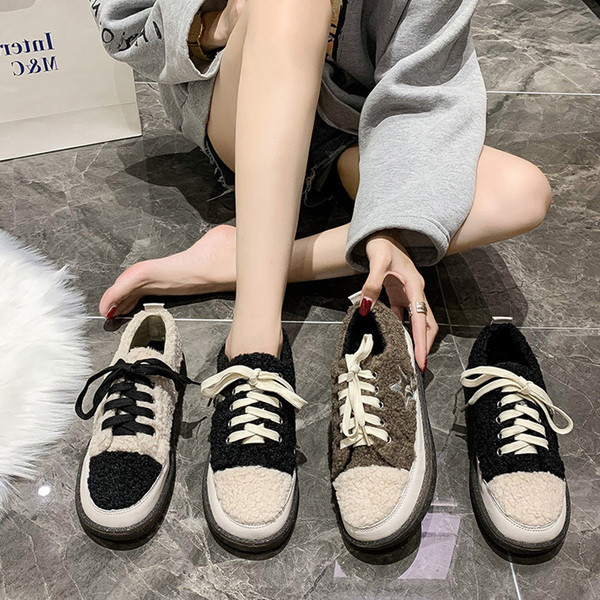 Naiste vabaaja tossud udusulgede ja paeltega