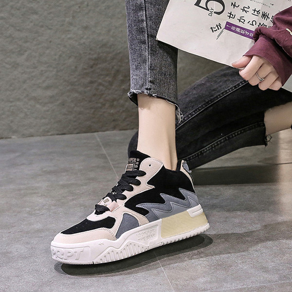 Värvilised lameda tallaga naiste tossud