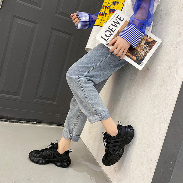 Naiste spordi- ja vabaaja tossud võrgu ja paeltega