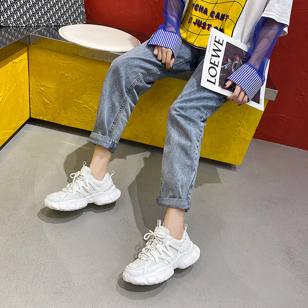 Naiste spordi- ja vabaaja tossud võrgu ja paeltega