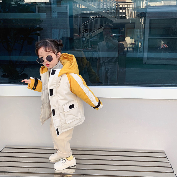 Laste jope trükise seljal ja kapuutsiga - tüdrukutele ja poistele