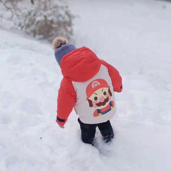 Laste jope trükise seljal ja kapuutsiga - tüdrukutele ja poistele