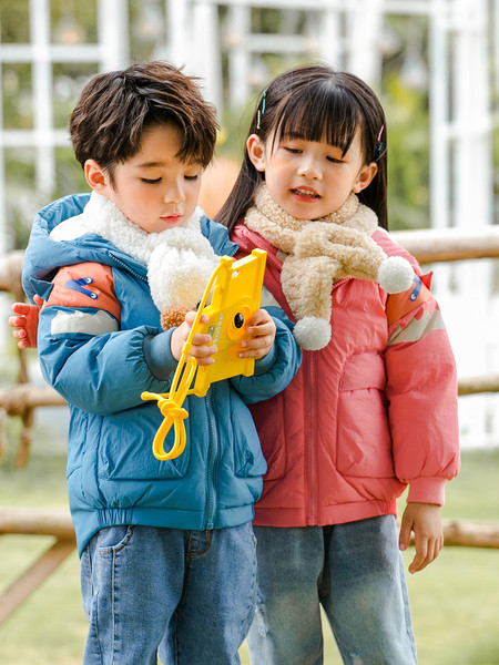 Moodne kapuutsiga ja taskutega laste jope poistele ja tüdrukutele