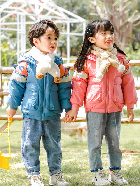 Moodne kapuutsiga ja taskutega laste jope poistele ja tüdrukutele