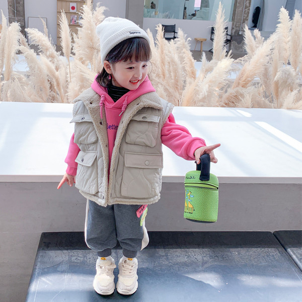 Pehme voodri ja taskutega igapäevane lastevest tüdrukutele