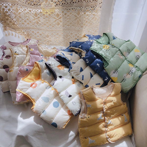 Mitmevärviline naiste nööpidega vest tüdrukule