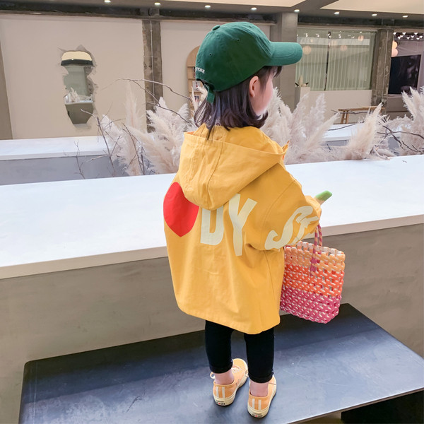 Aplikatsiooni ja kapuutsiga laste jope tüdrukutele