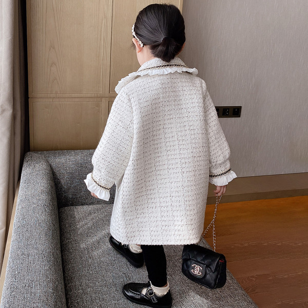 Laste lokkide ja nööpidega mantel tüdrukutele