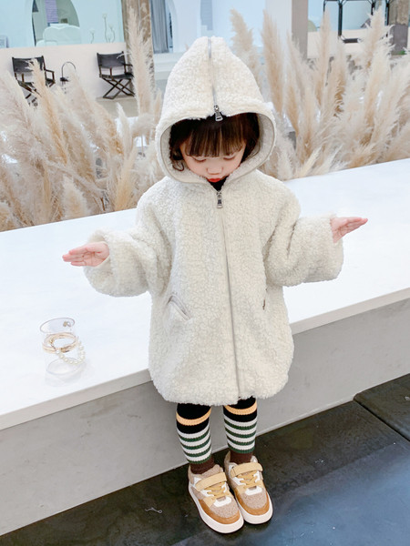 Kaasaegne laste jope tüdrukutele lai kapuutsiga mudel