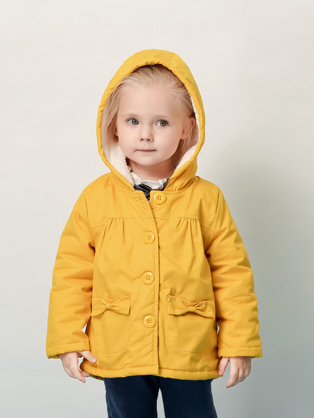 Laste kollane pehme voodri ja kapuutsiga jope