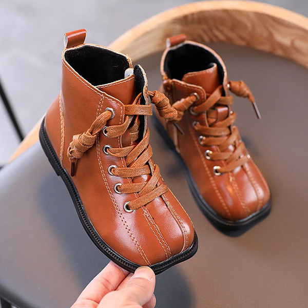 Nahast paeltega lastesaapad tüdrukutele