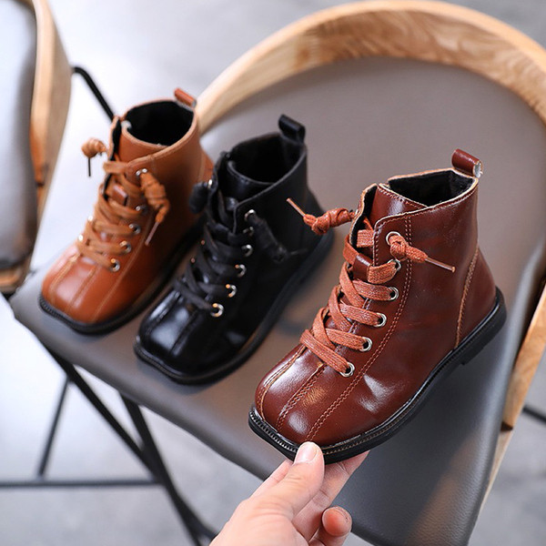 Nahast paeltega lastesaapad tüdrukutele