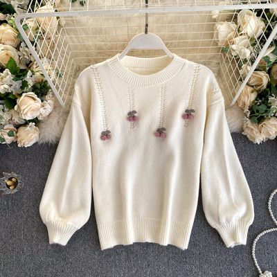 Naiste ümara kaelusega 3D-elemendiga sulekampsun