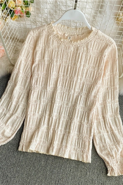 Naiste vabaaja pikkade varrukate ja ovaalse kaelusega beeži pluus