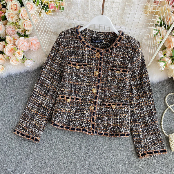 Naiste vabaaja lühike mantel nööpide ja taskutega pruuni värvi