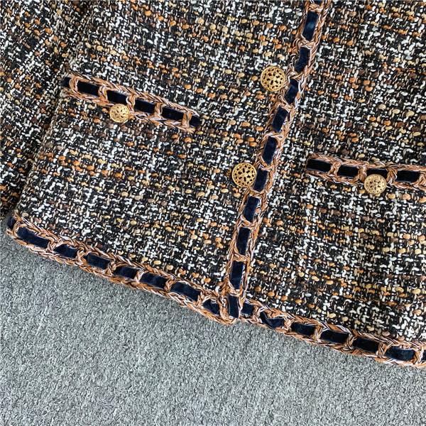 Naiste vabaaja lühike mantel nööpide ja taskutega pruuni värvi