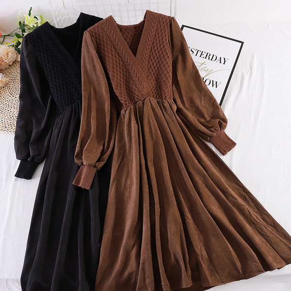 Нов модел есенна дамска рокля с V-образно деколте и средна дължина