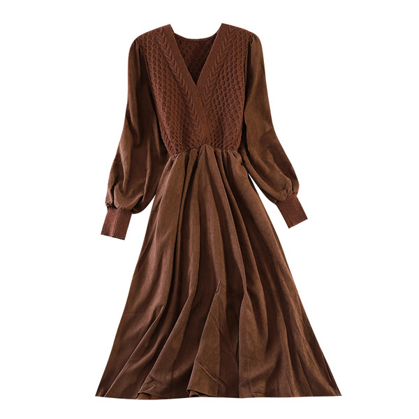 Нов модел есенна дамска рокля с V-образно деколте и средна дължина