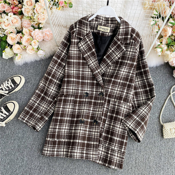 Ежедневно дамско дълго палто с копчета и дълъг ръкав