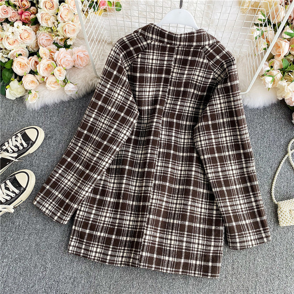 Ежедневно дамско дълго палто с копчета и дълъг ръкав