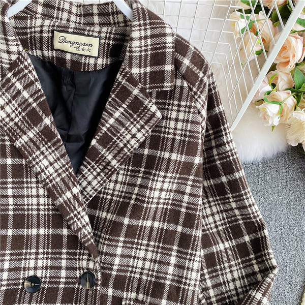 Ежедневно дамско дълго палто с копчета и дълъг ръкав