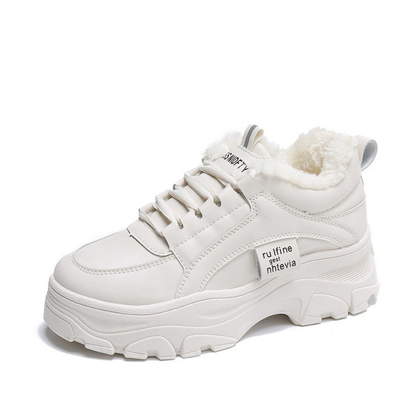 Uus mudel sügistalviste paelte ja sooja voodriga tossud