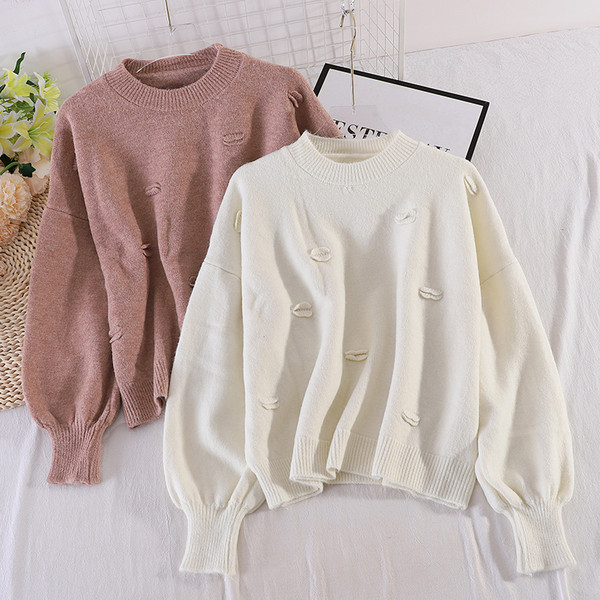 Moodne naiste kampsun laiade varrukate ja ovaalse kaelusega