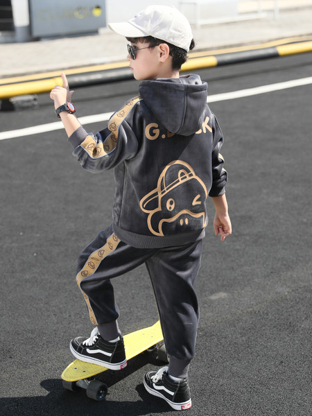 Vaikiškas kasdienis rinkinys berniukams iš kelnių ir megztinio