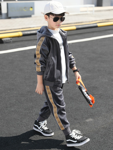 Vaikiškas kasdienis rinkinys berniukams iš kelnių ir megztinio