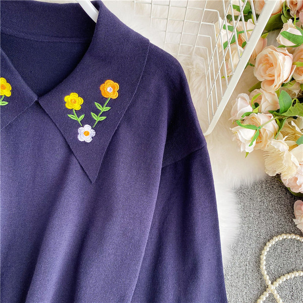 Γυναικείο casual πουλόβερ με ντεκολτέ και κεντήματα