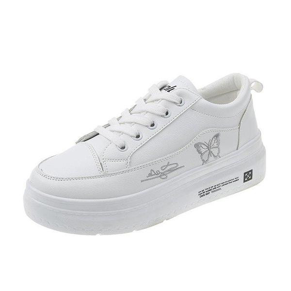 Naiste tikandiga nahast tossud