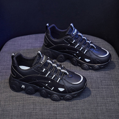 Kõrge kareda tallaga sügistossud naistele