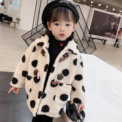 Praegune laste täpiline nööpide ja taskutega jope